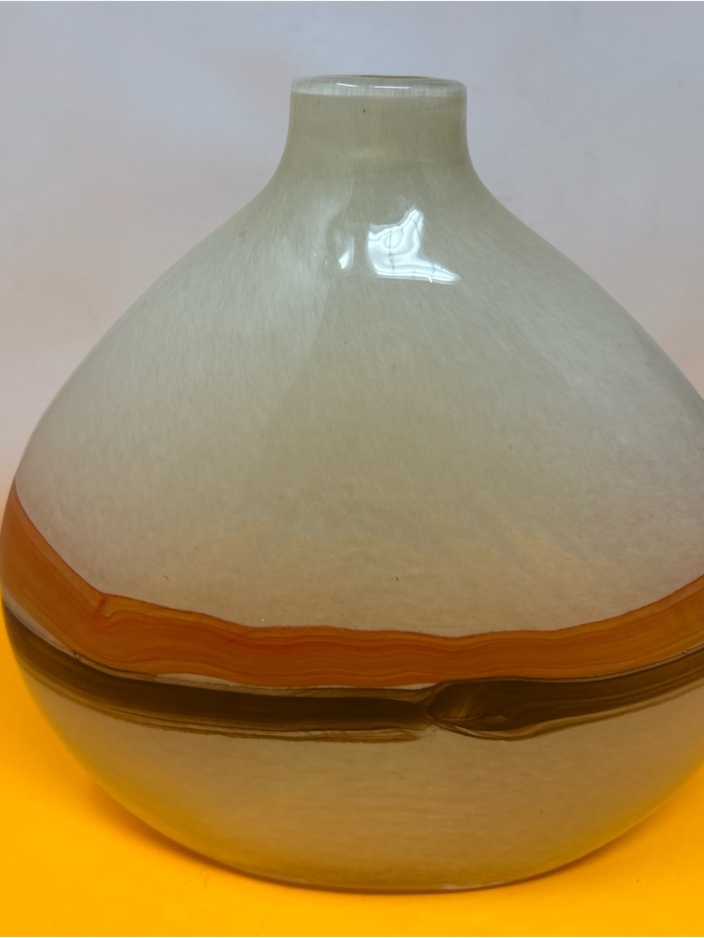 Vintage Pier 1 vase decor Hand-Blown Glass Vase in Cream with Amber Band used - Picture 6 of 11